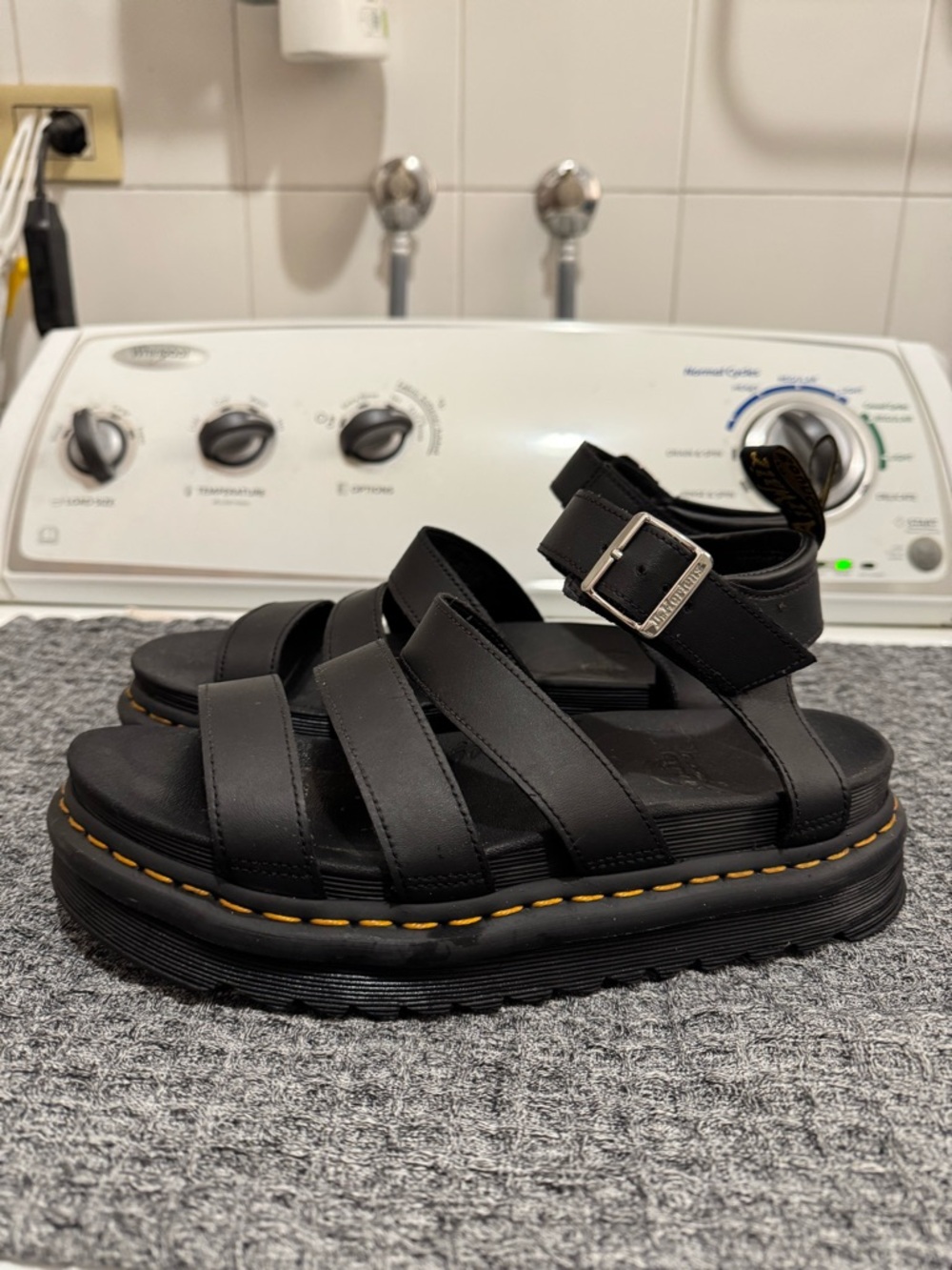 Dr. Marten Blaire - Black Platform Sandals - Picture 2 of 5